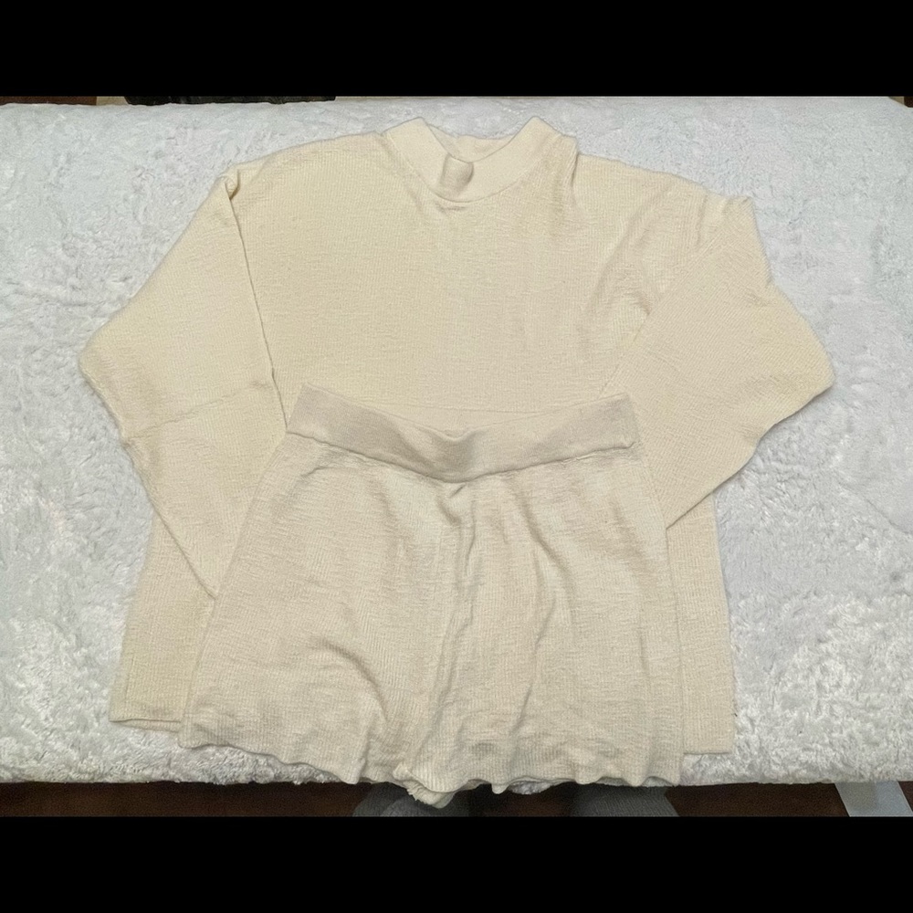Free People Beach Shorts and Mock Sweater Set Women’s Size Medium EUC Ivory